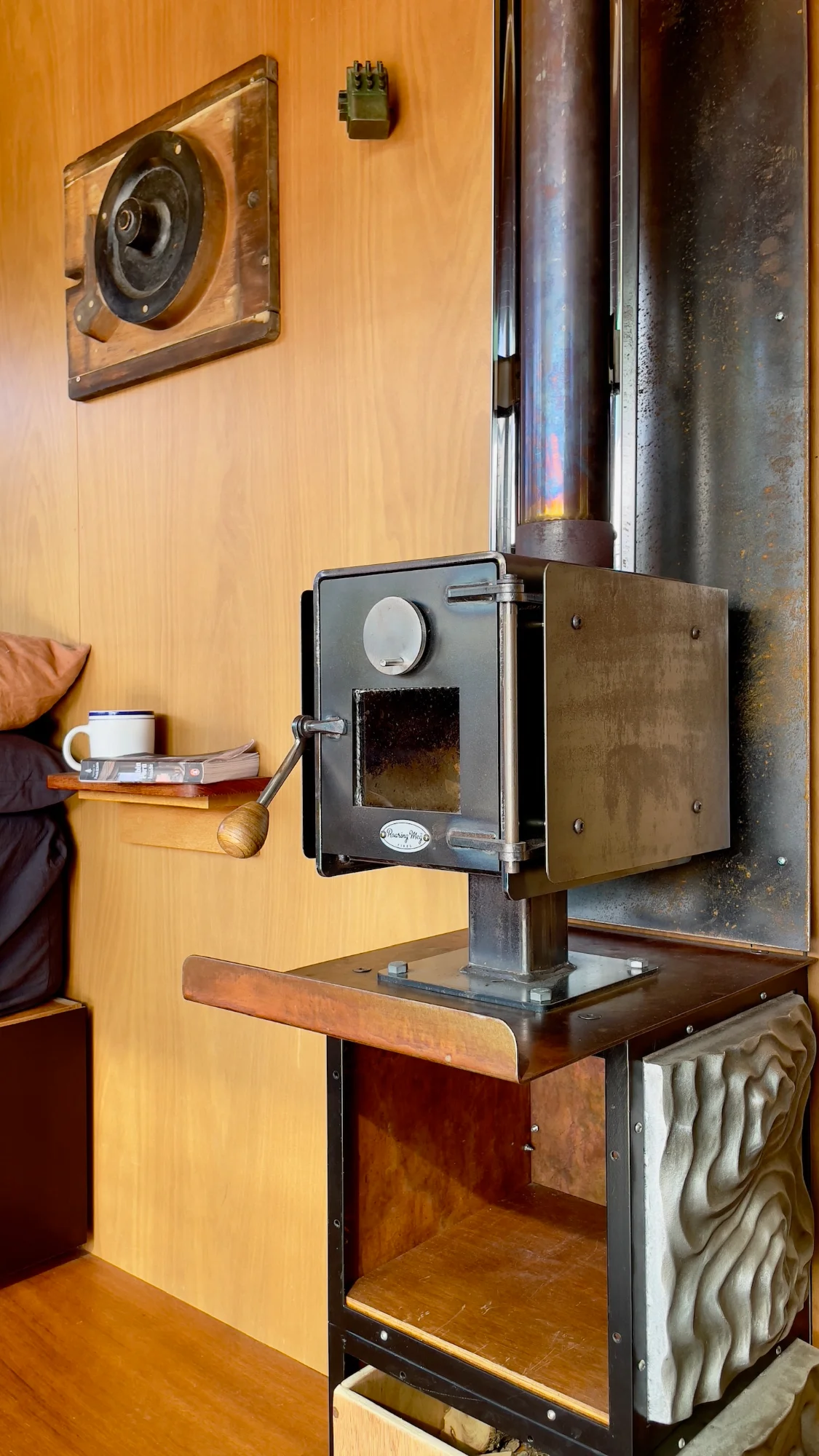 Swing Bridge Huts - Mini Meg fire