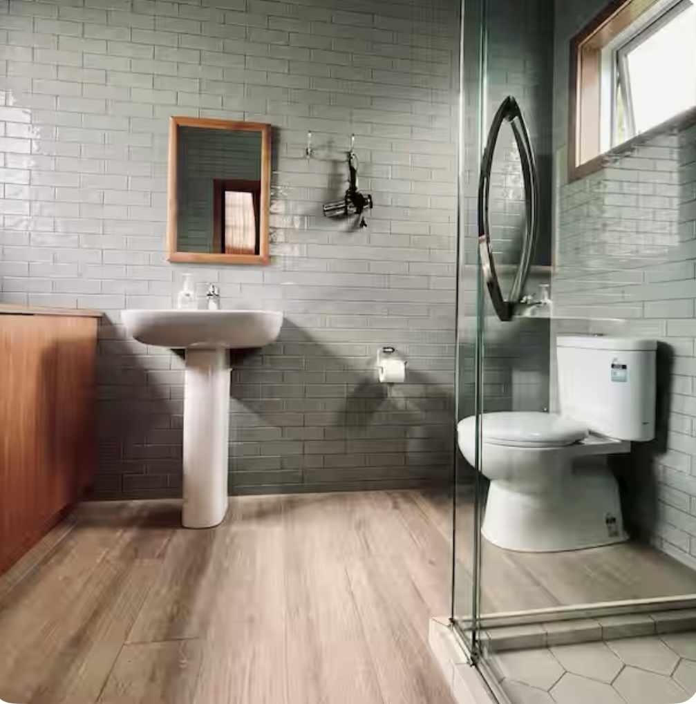 Barn Bunker - bathroom