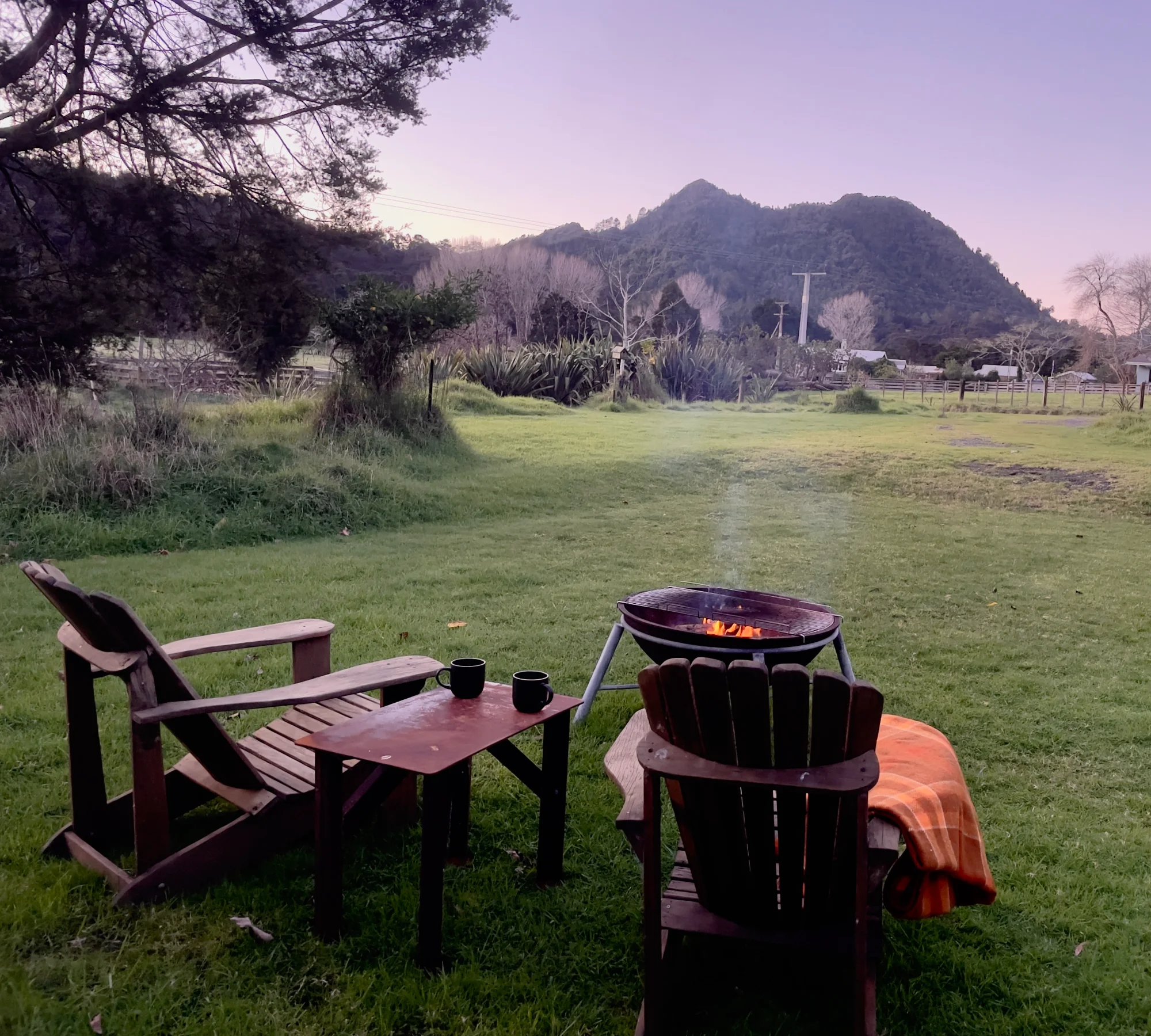 Barn Bunker - fire pit with mountain views