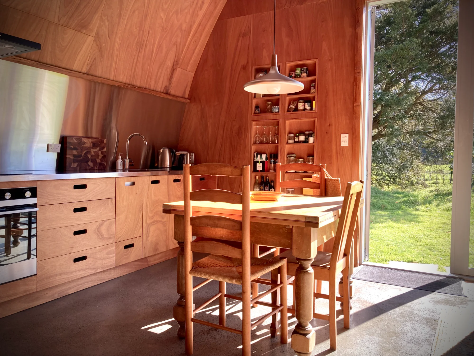 Barn Bunker - kitchen and dining table