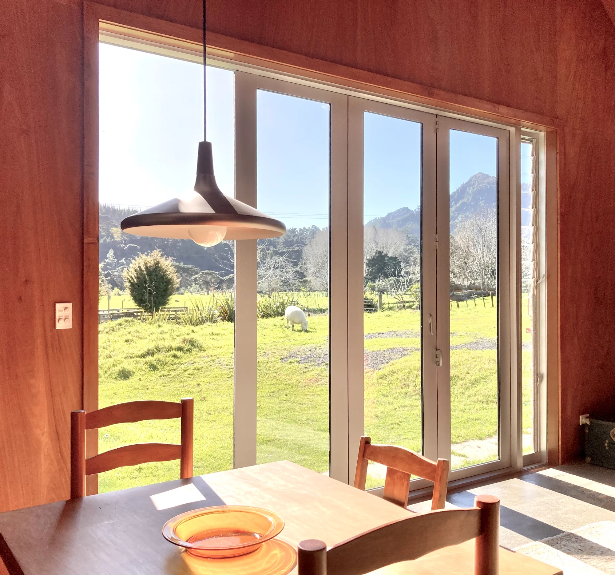 Barn Bunker - dining with sheep grazing outside